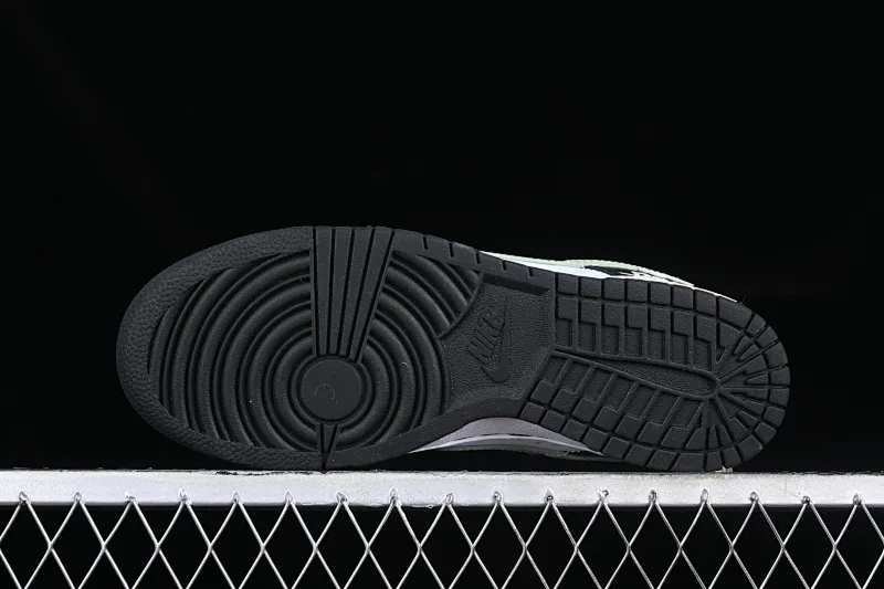 All Categories Nk SB Dunk Series Nk SB Dunk Low Low-top sneakers Nk Dunk Low Rolling in Black and white yellow panda Graffiti simple SB strap low-top casual sneakers DD1503-101